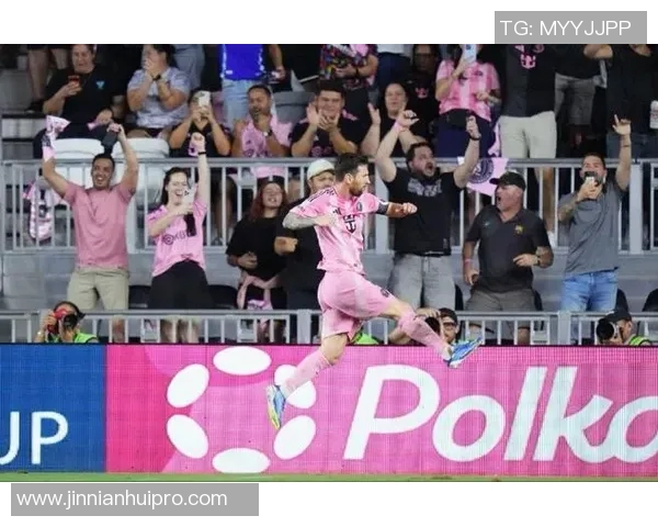 梅西在迈阿密国际对亚特兰大联比赛中表现出色荣膺全场最佳球员