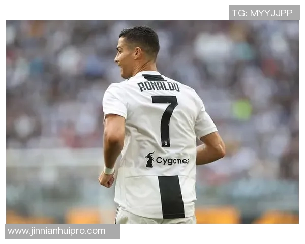 帕利尼亚反击卡拉格批评称其靠贬低他人谋生无视C罗成就