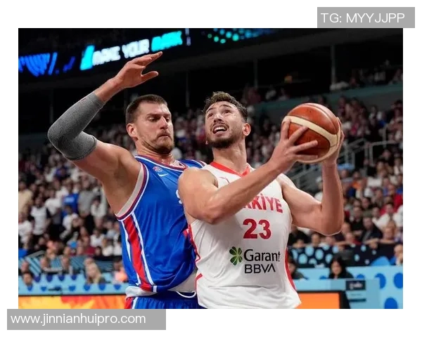 历史首次中锋对决约基奇与申京同场砍下30三双精彩瞬间回顾