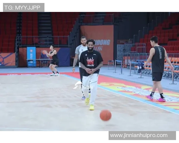 今夏合同到期鲍威尔近期状态火热场均273分投篮命中率超52 今夏合同到期鲍威尔近期状态火热场均273分投篮命中率超52