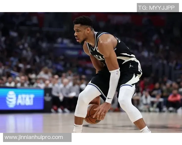 字母哥再创辉煌生涯第157次30分10板5助追平贾巴尔并列历史第一 字母哥再创辉煌生涯第157次30分10板5助追平贾巴尔并列历史第一