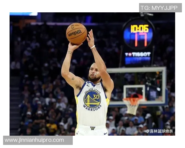 库里上半场表现抢眼13投7中斩获18分外加6助攻和2盖帽展现全面能力